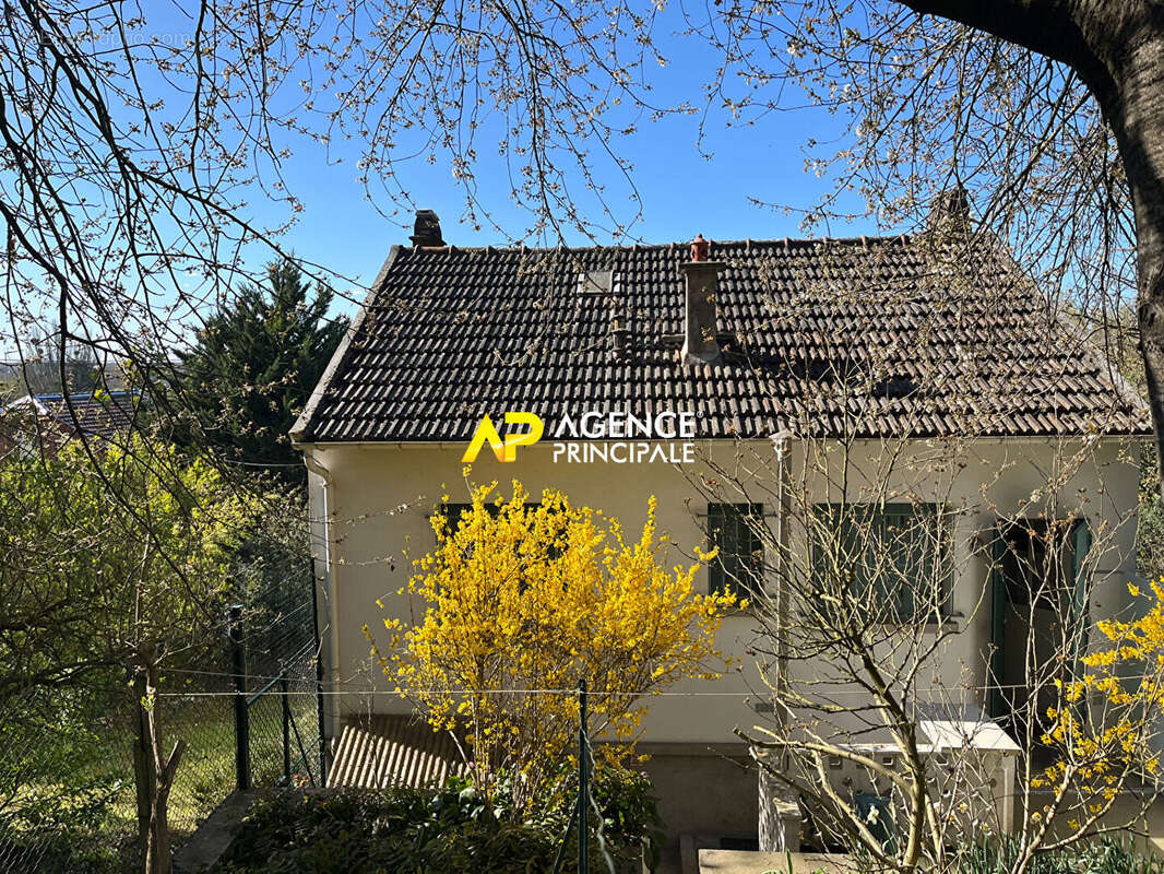 Maison à SARTROUVILLE