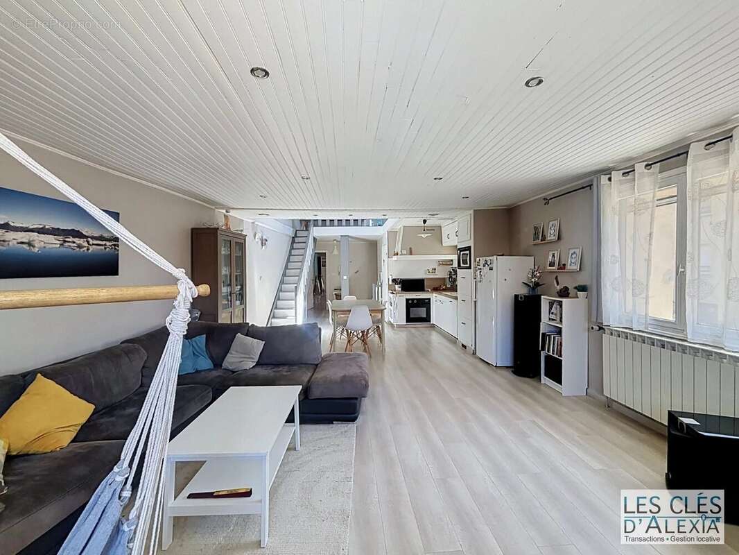 Maison individuelle Centre Village Echalas 98m² - photo 9