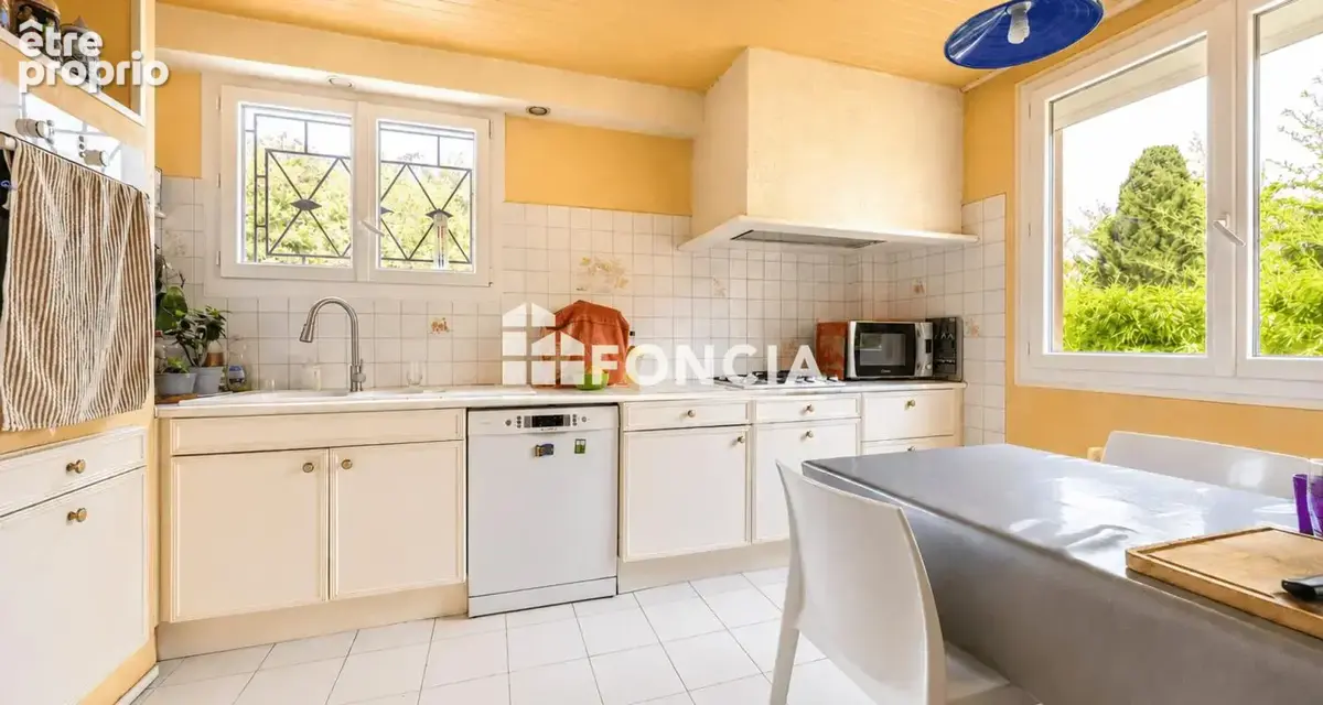 Toulouse Roseraie — Rare duplex T5 de 140 m² avec trois chambres, garages et caves - photo 4