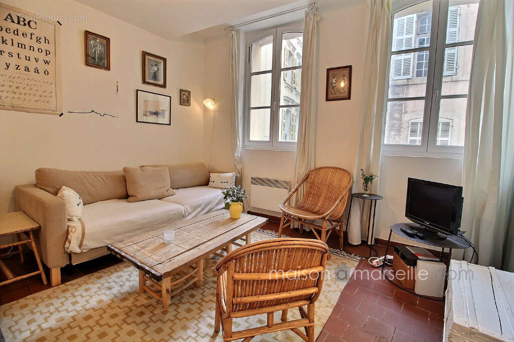 Appartement à MARSEILLE-1E