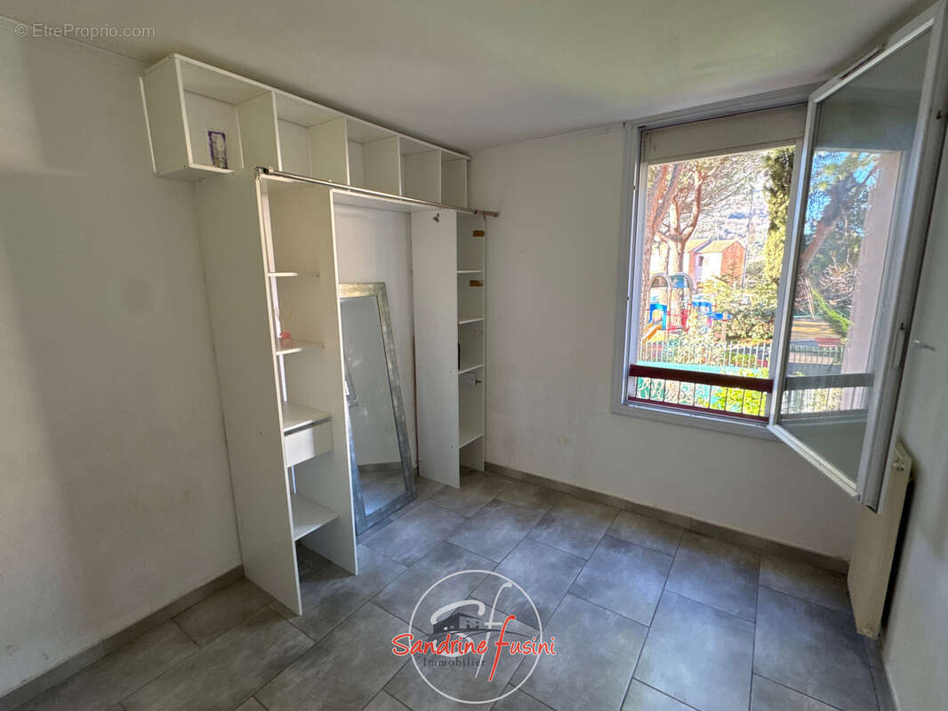 Appartement à CARROS