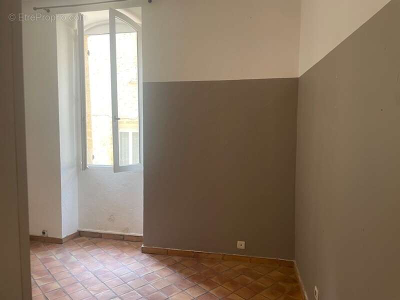 Maison à vendre 3 pièces  village de GRANS (13) - photo 9