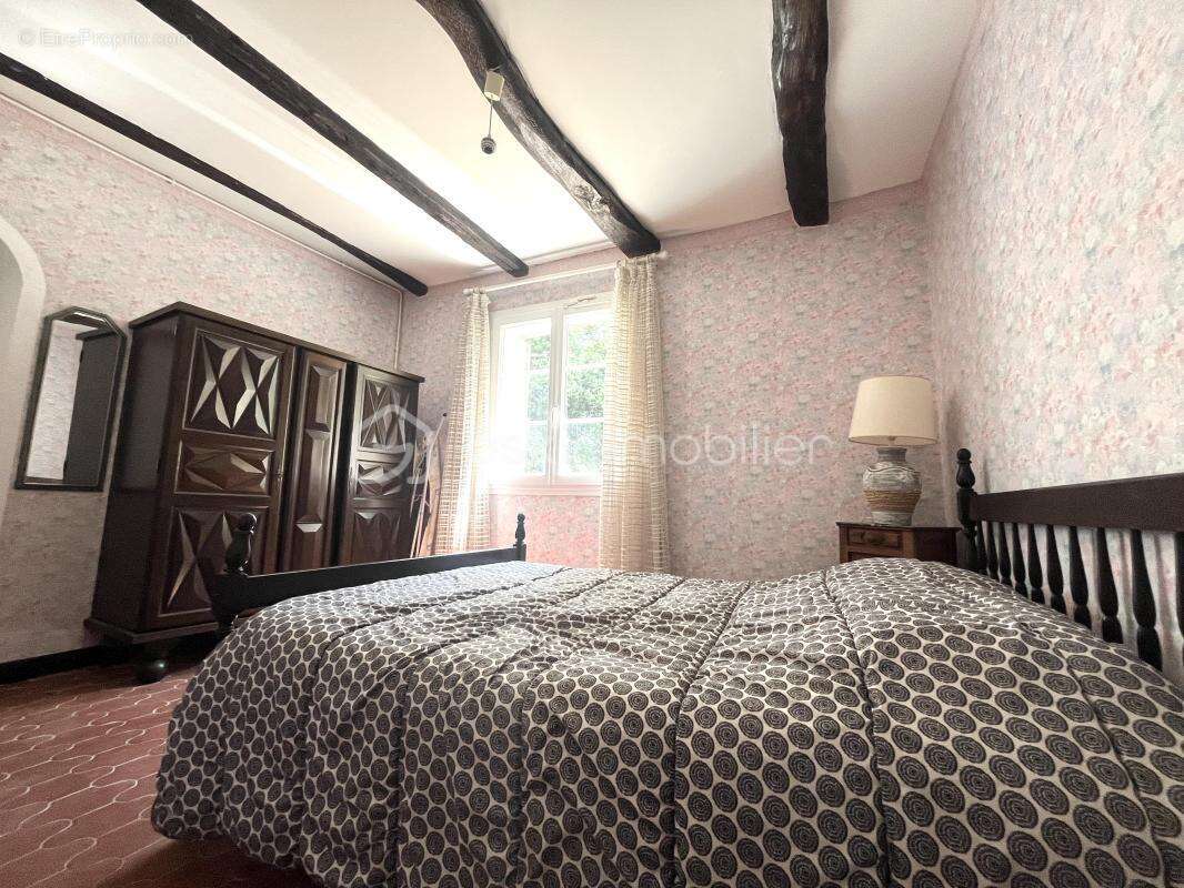 Charme, calme, intimité, à deux pas du village –  T3 de 137 m2 + T2 de 32 m2 – St Paul En Forêt (Var) - photo 9