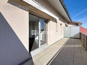 Appartement à SAINT-DENIS-LES-BOURG