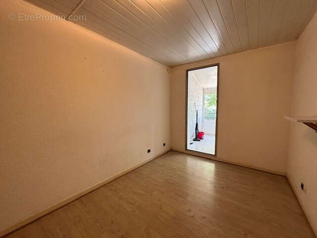 MONTPELLIER Av. St Lazare (sect. beaux arts) T2 Duplex de 33 m2 carrez+ 8m2 Habitable - photo 7