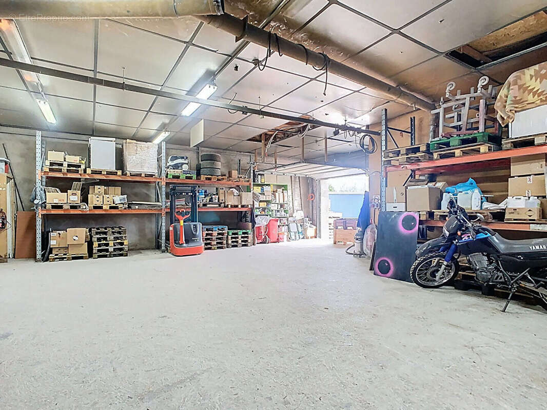 Local professionnel Val-de-Meuse 286m2 - photo 3