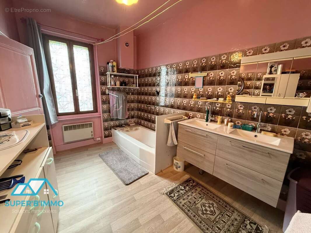 Maison à BOURNONCLE-SAINT-PIERRE