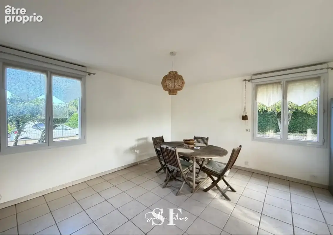Brax - villa de plain pied avec double garage - dependance - terrain clos. - photo 4