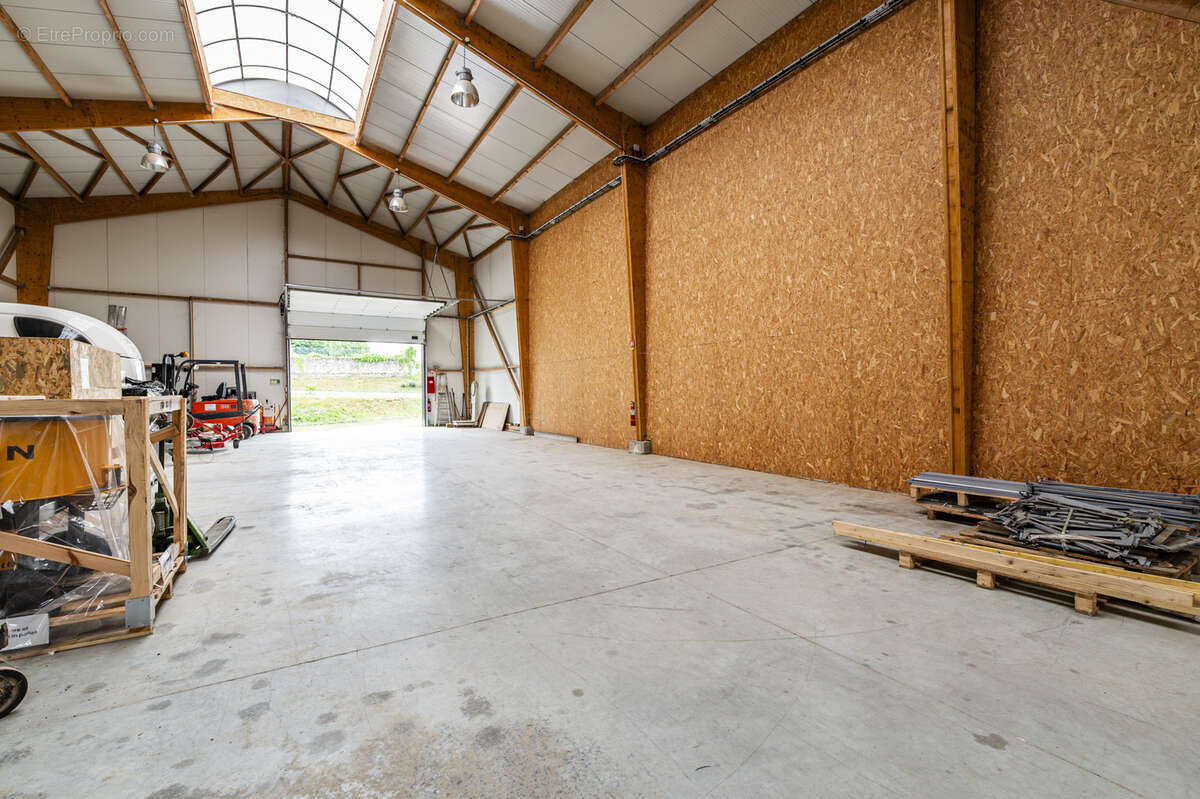 Un Domaine offrant près de 1 400 m2 de bâtis - photo 19