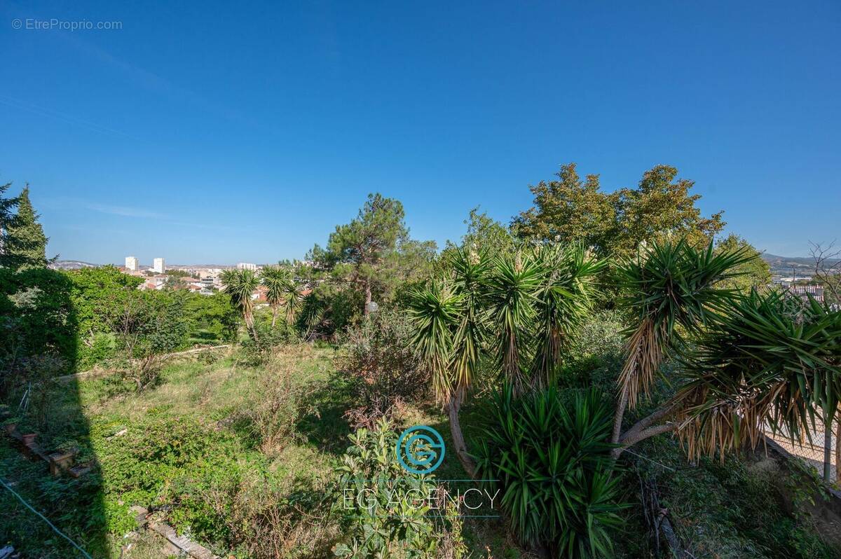 Appartement à MARSEILLE-15E