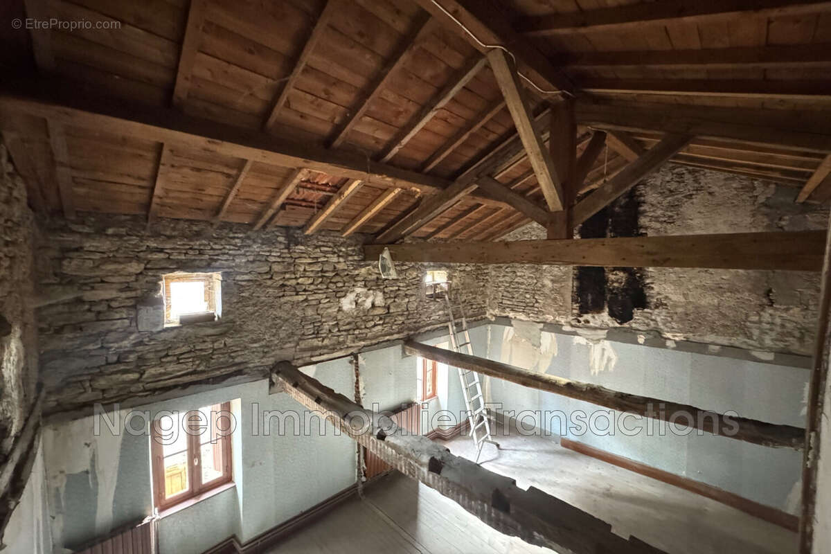 Maison à AIGUEPERSE