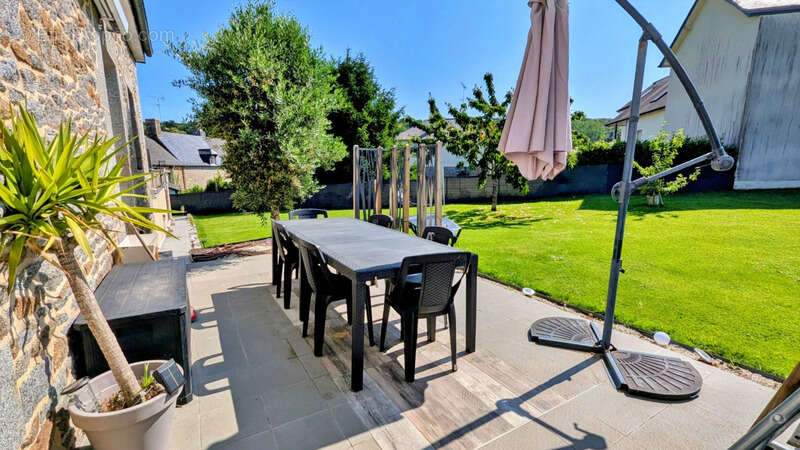 Maison à SAINT-GERMAIN-EN-COGLES