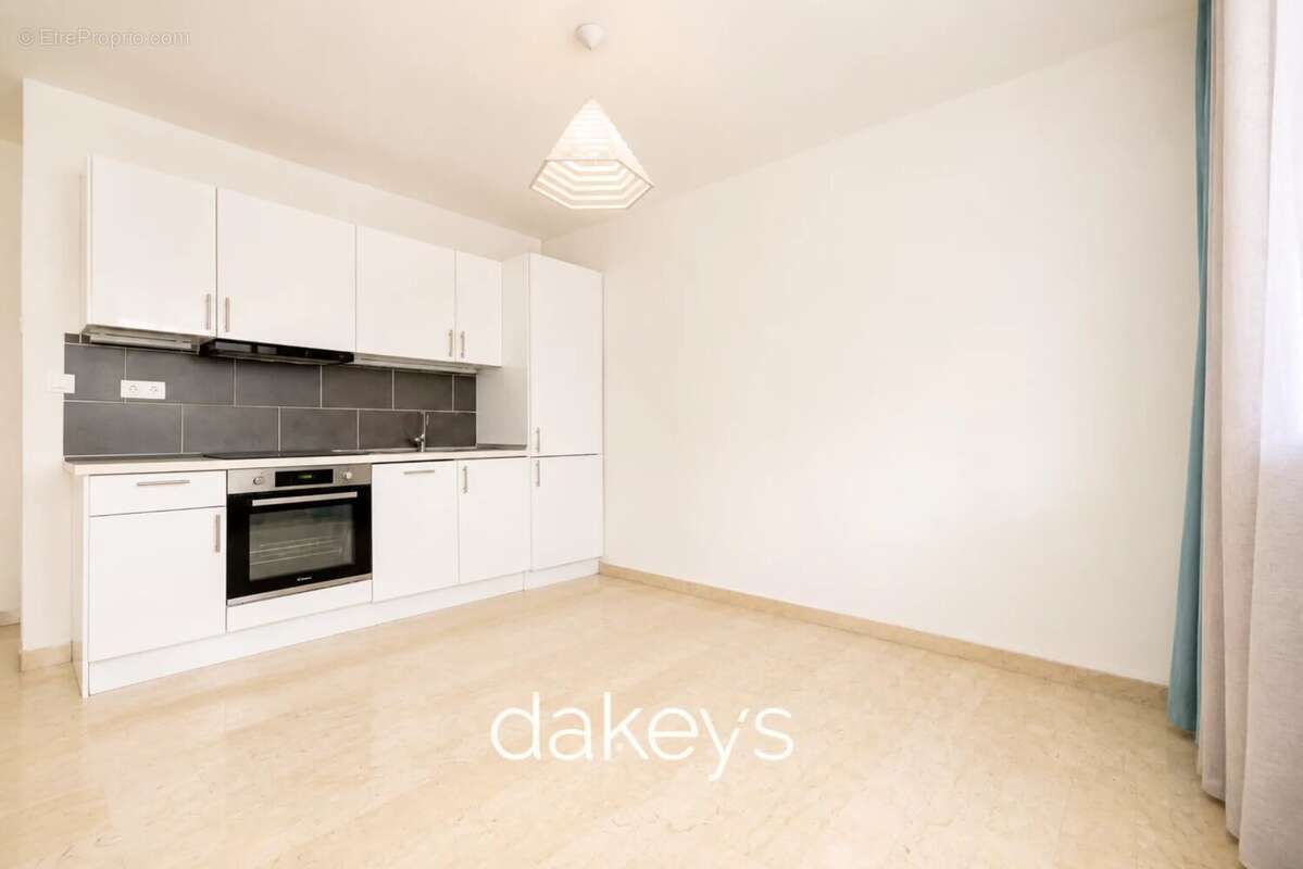 Appartement à MARSEILLE-7E