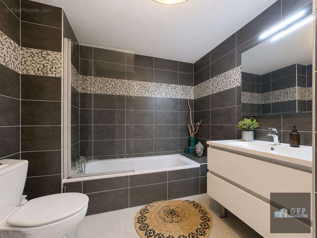 Appartement à BORMES-LES-MIMOSAS