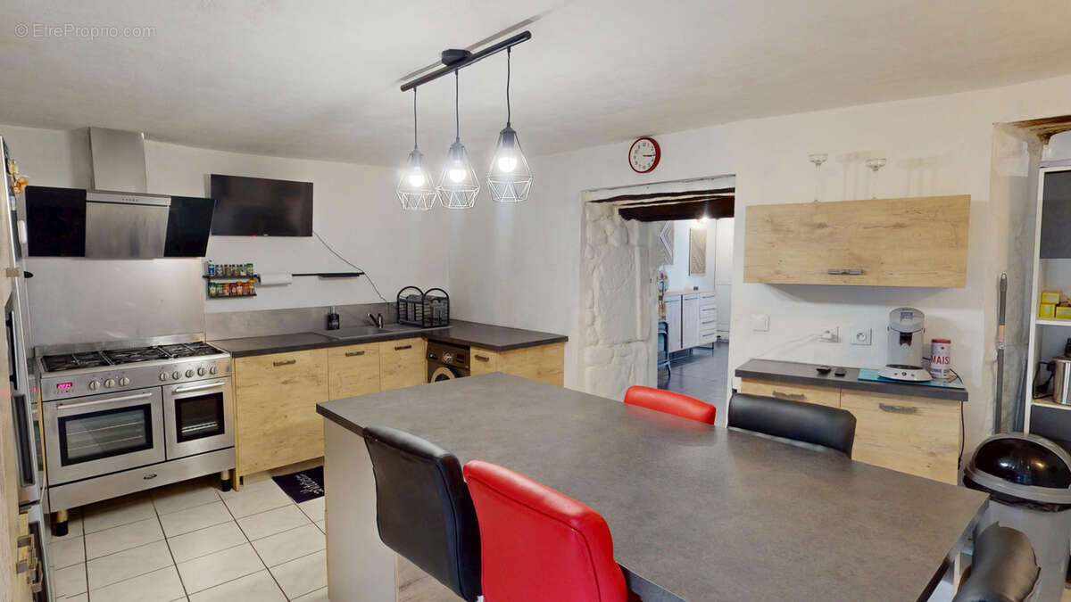 Maison à DECAZEVILLE