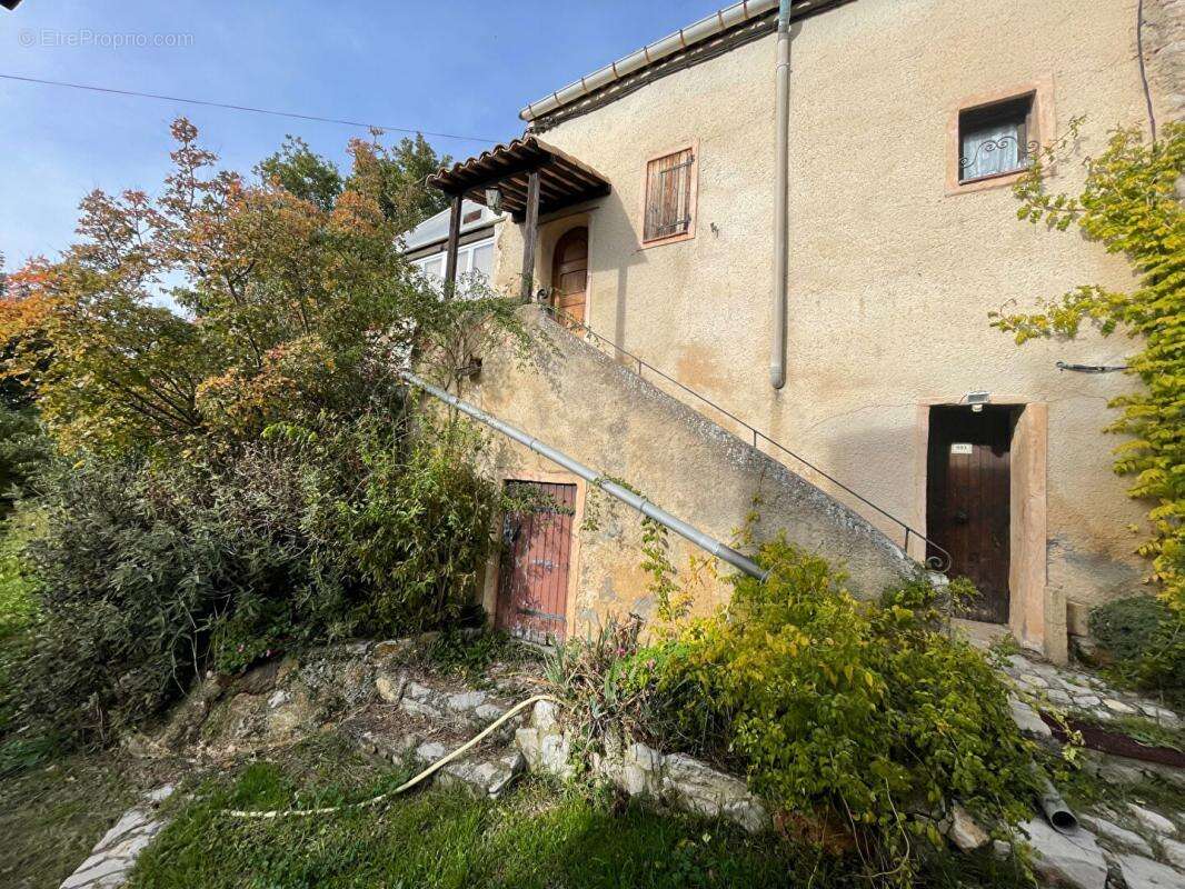 Maison à ESPARRON-DE-VERDON