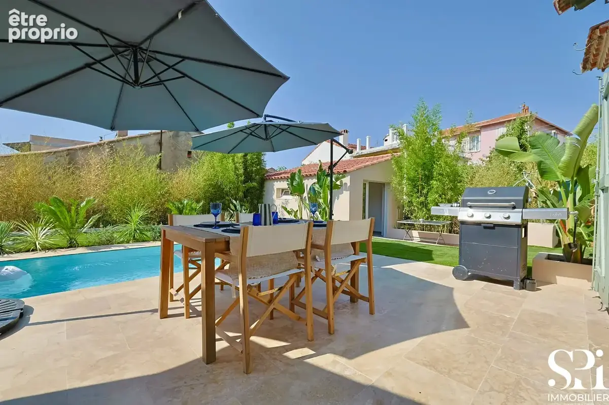 Maison de plain-pied avec piscine, jardin et garage — Toulon, quartier Sainte-Anne / Siblas - photo 9