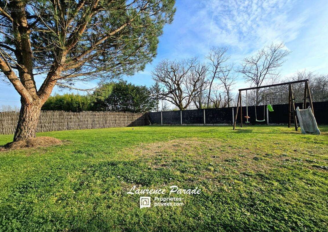 Maison à CAMPS-SUR-L'ISLE