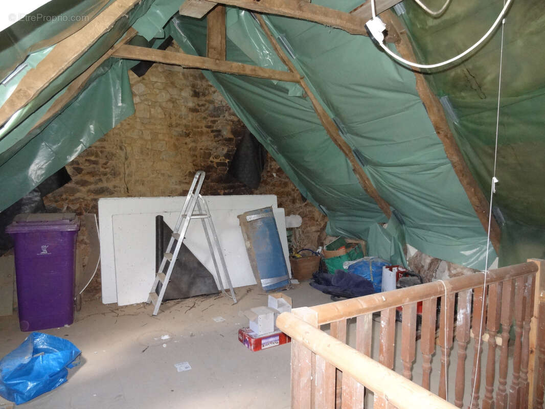 Maison en pierres à rénover   charme et potentiel en campagne de Kerpert - photo 9