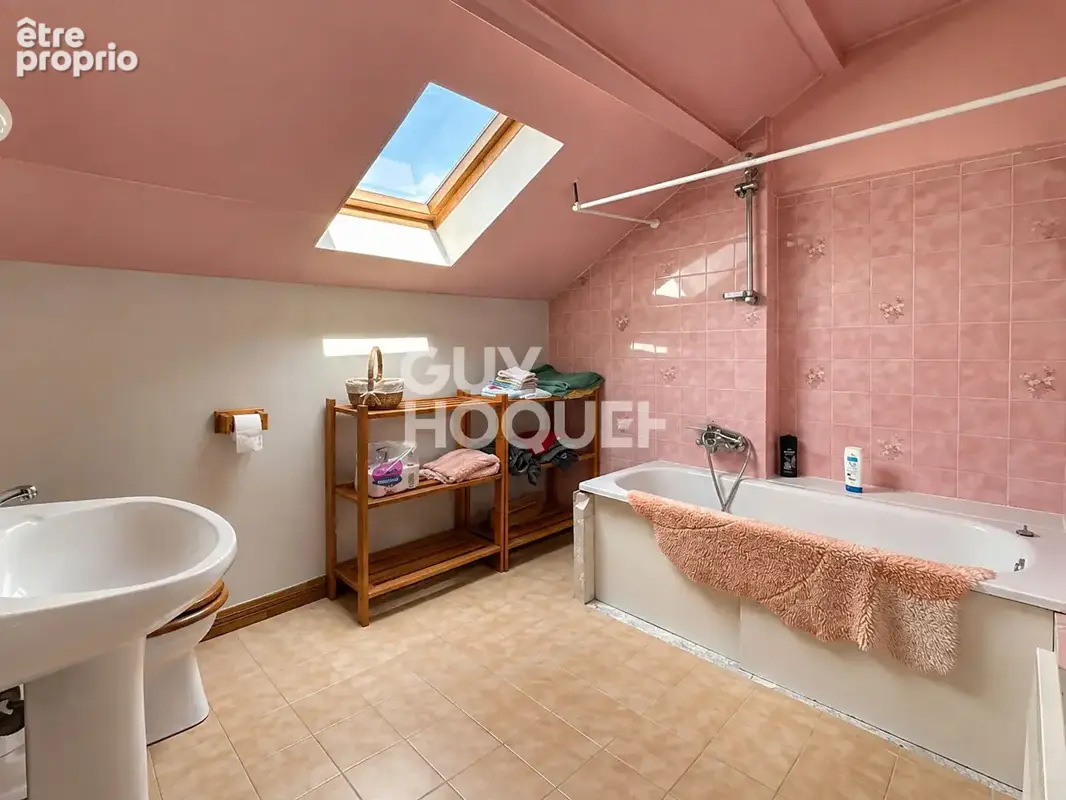 Maison familiale de  7 pièces et 154 m² - Aix-les-Bains - Terrain de 1 689 m² - photo 19