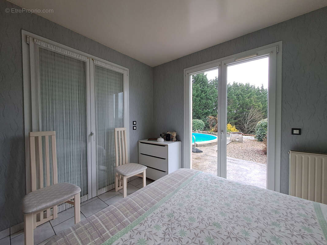 Maison à PORT-SAINTE-MARIE