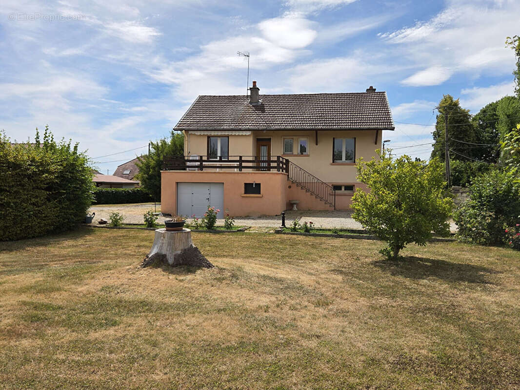 Maison individuelle de 75m²  à rénover - Terrain de 1 750 m² - Grenier aménageable - À 3 min de Bletterans - photo 17