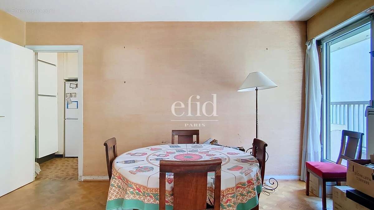 Appartement à NEUILLY-SUR-SEINE