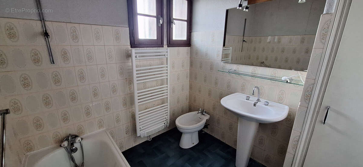 Maison à BRUGUIERES