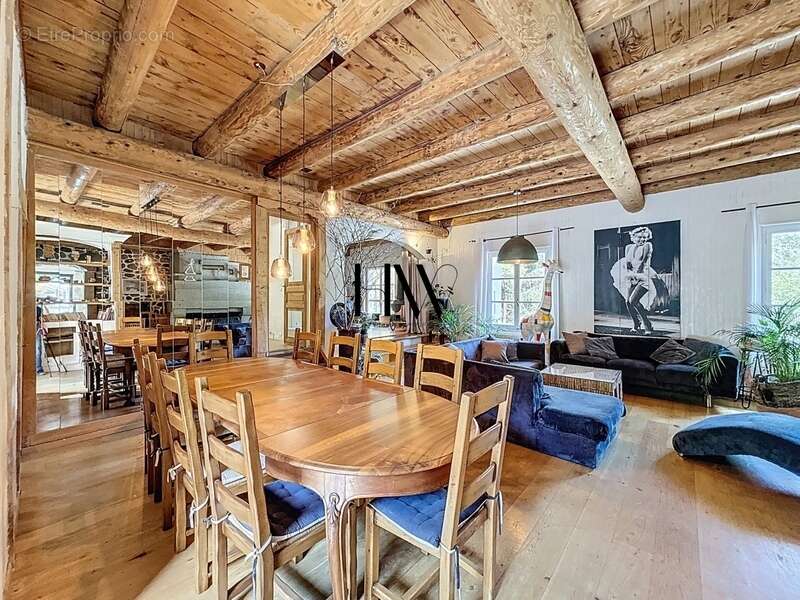 Maison à VETRAZ-MONTHOUX