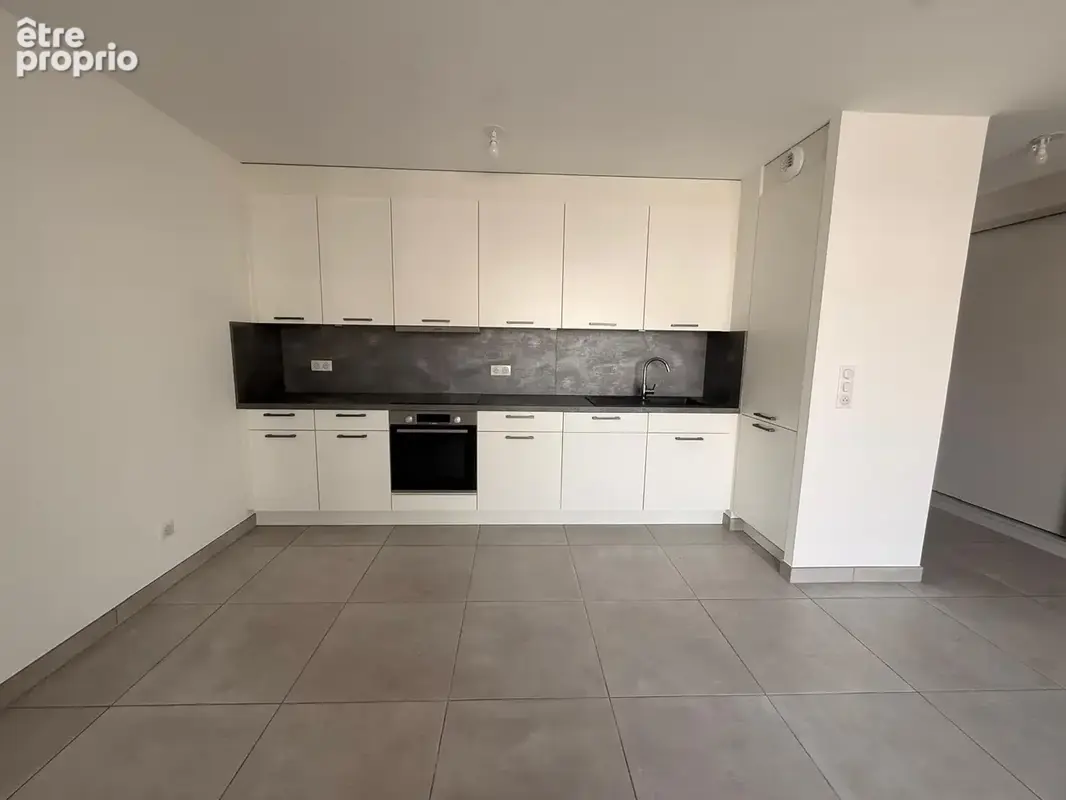 F3 lumineux avec balcon, cave et garage   62,56 m2 à Saint-Louis - photo 2