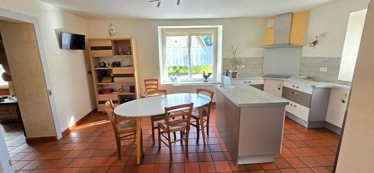 Maison 241 m² à Marnay  - photo 9