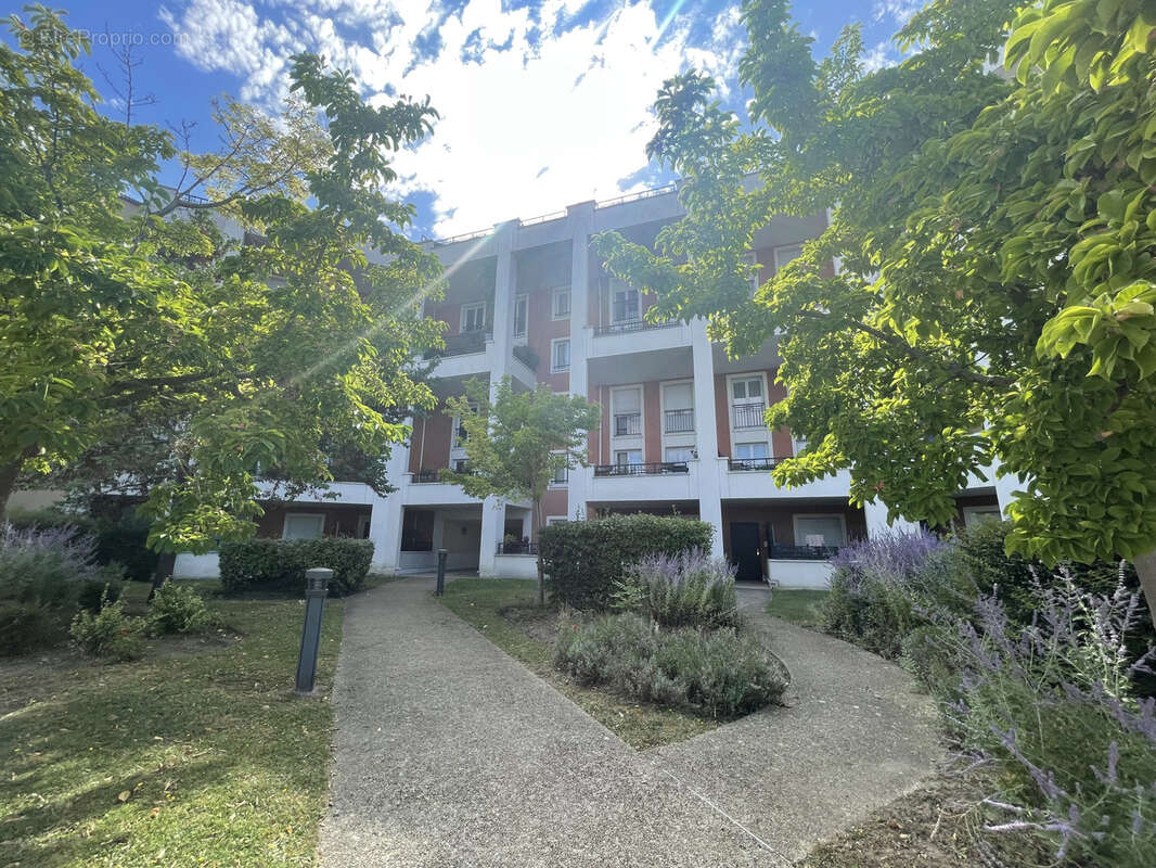 Appartement à SAINT-OUEN-L'AUMONE