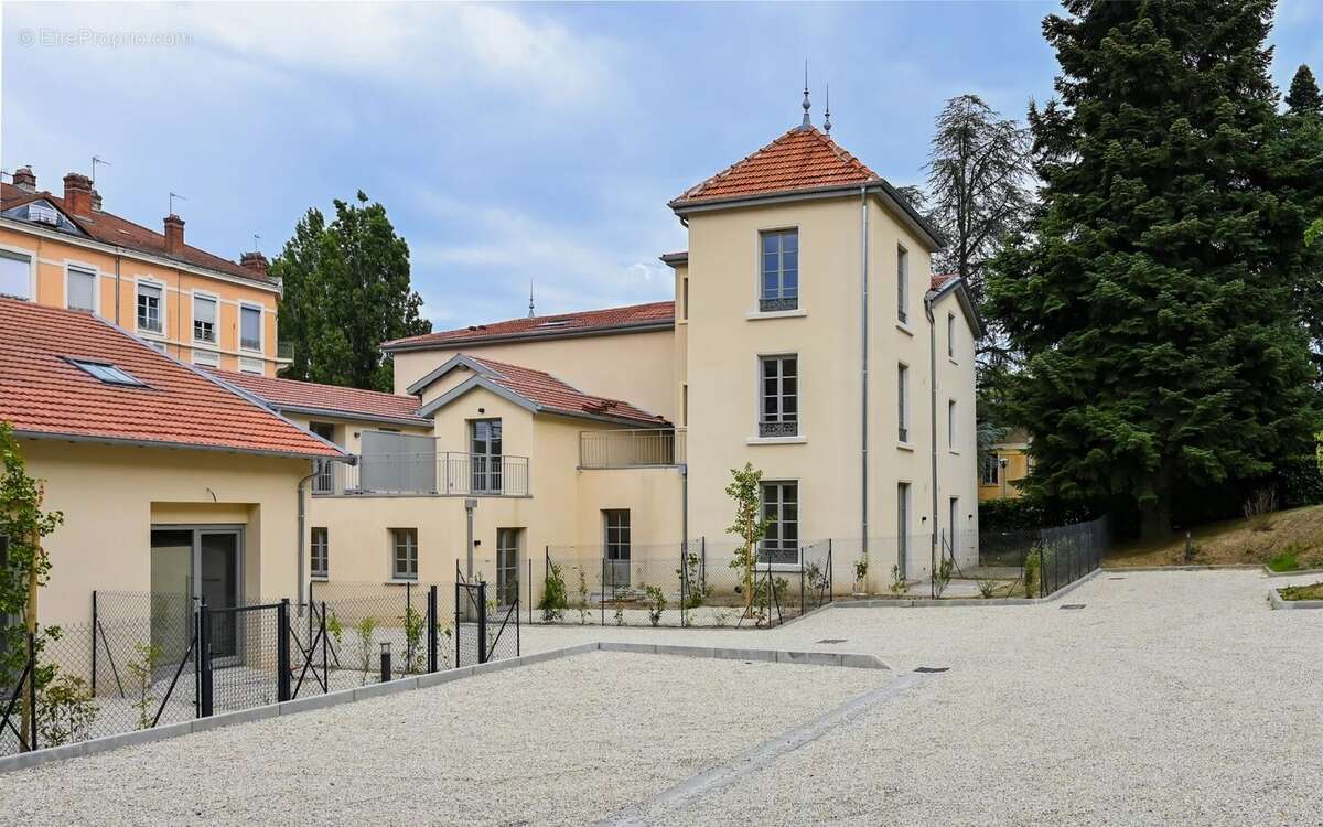 Appartement à TASSIN-LA-DEMI-LUNE