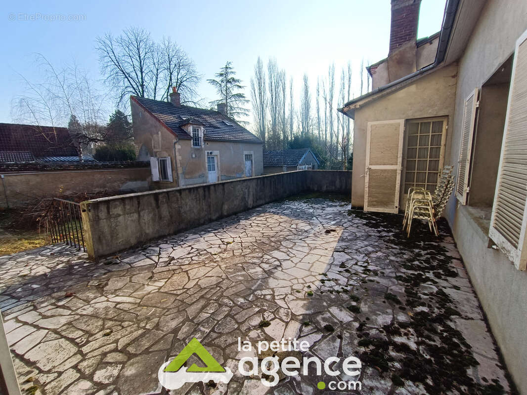 Appartement à SANCERGUES