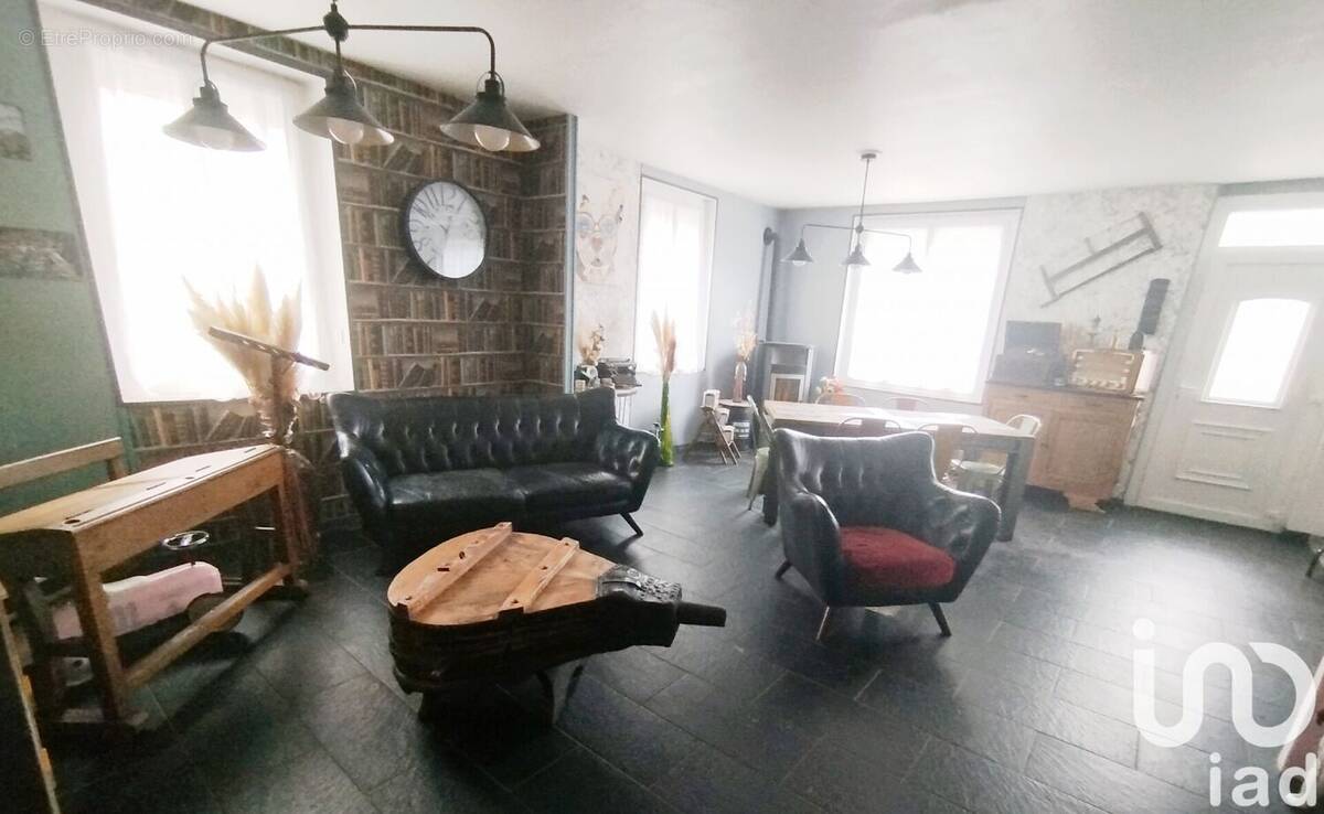 Photo 1 - Maison à LAVARE