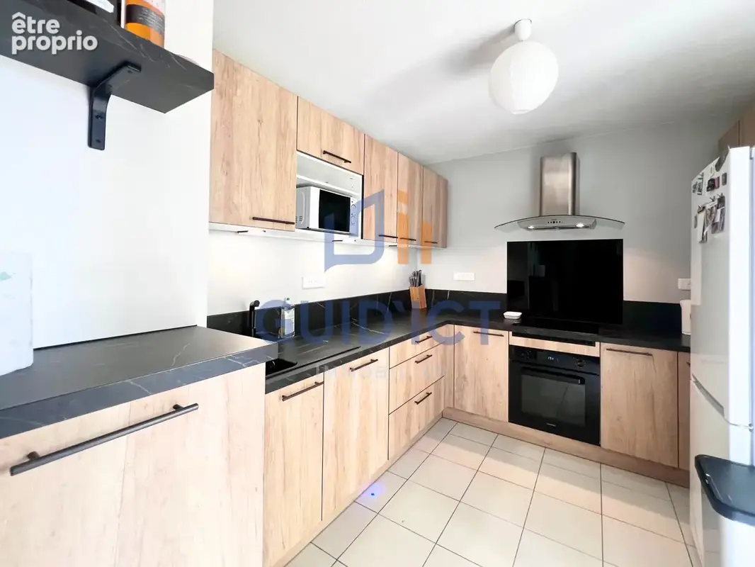 Appartement à ONET-LE-CHATEAU