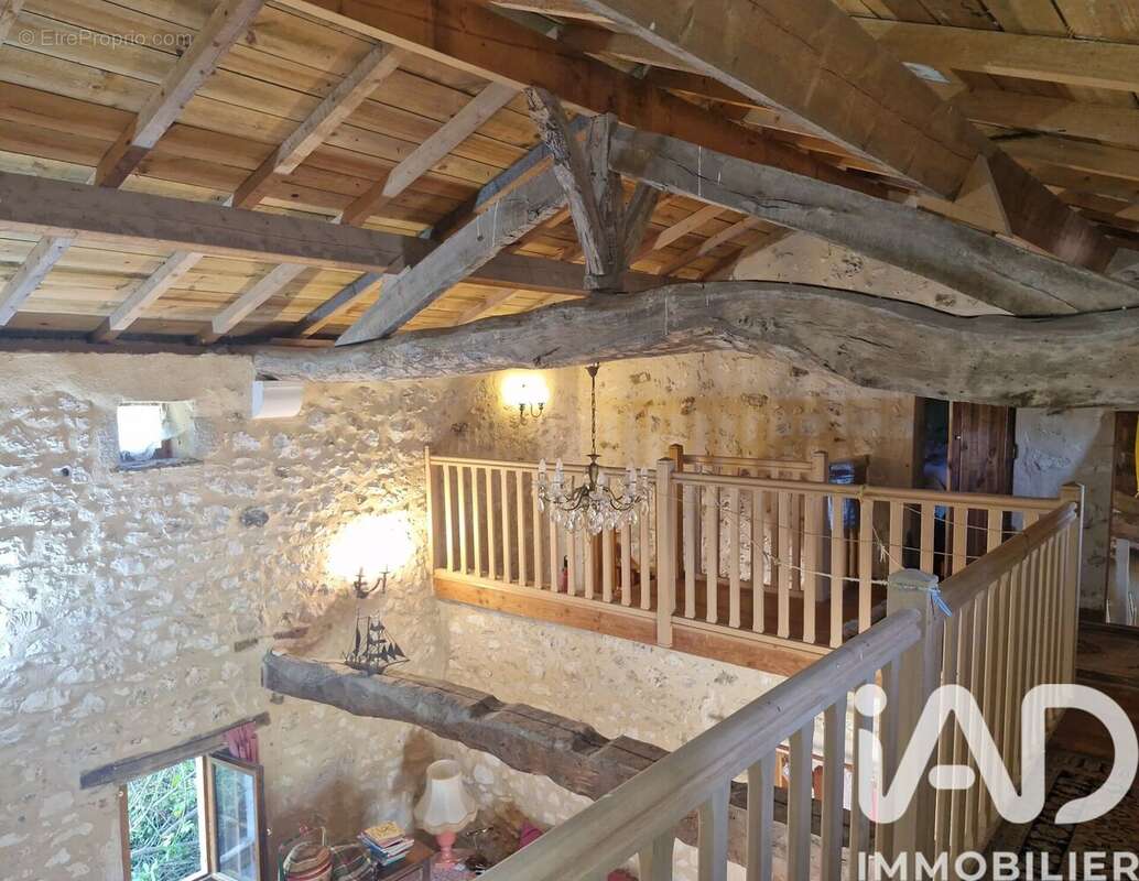 Maison 326 m² à Pessac-Sur-Dordogne  - photo 2