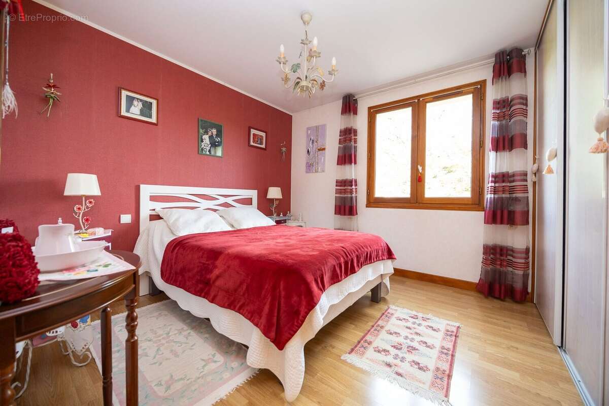 Maison 107 m² à Pleaux  - photo 9