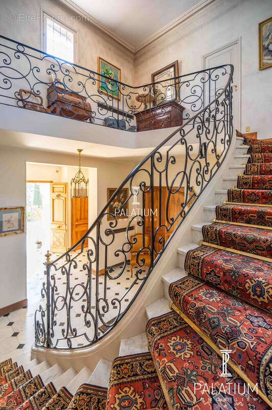 Maison 255 m² à Greoux-Les-Bains  - photo 6