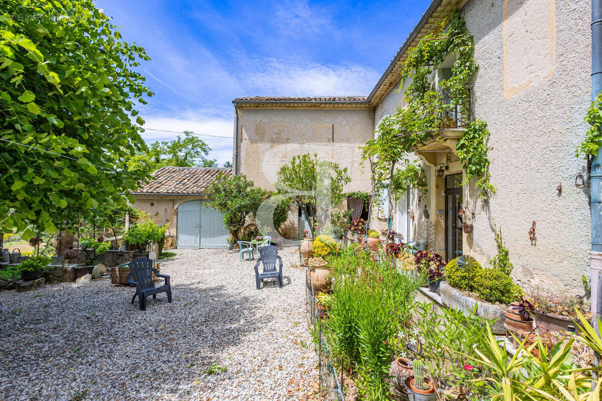 Maison à VAISON-LA-ROMAINE