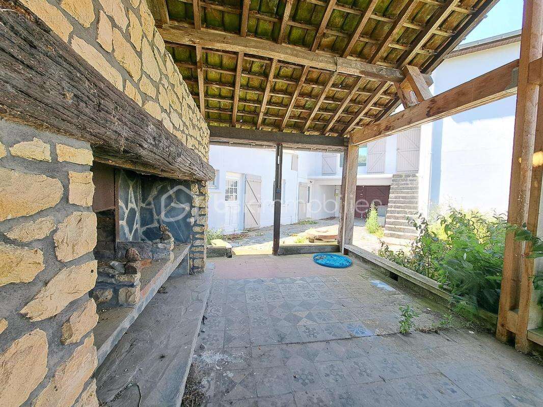 Maison à MAREUIL-CAUBERT