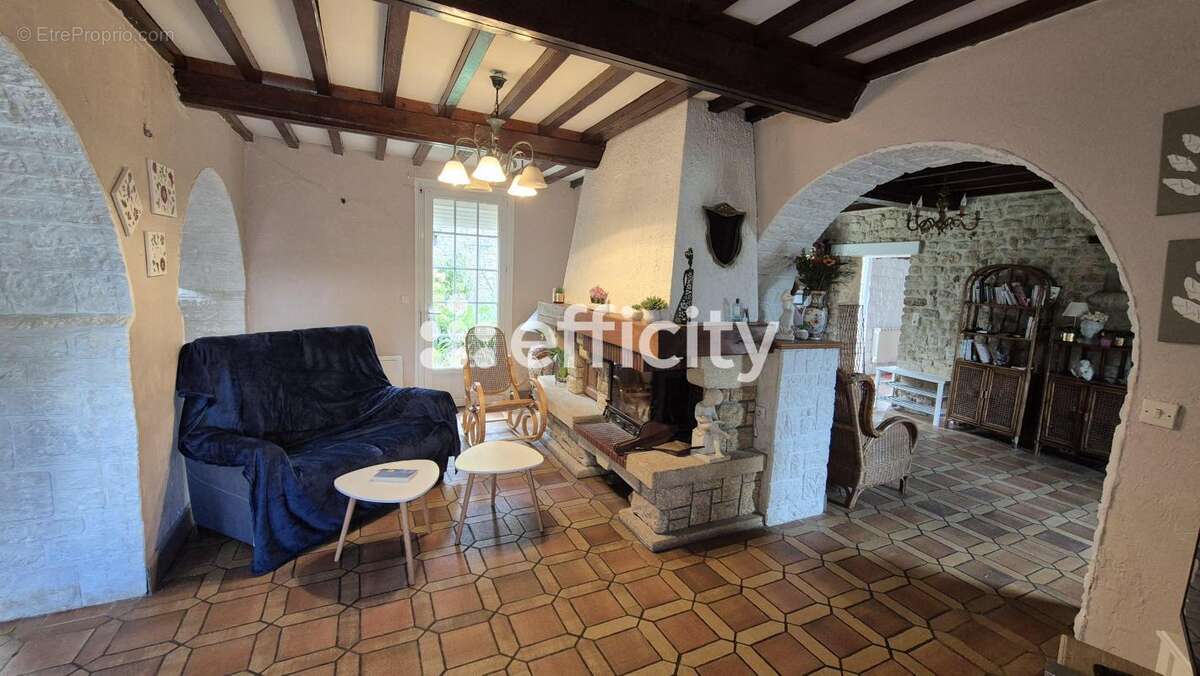 Maison à PORT-EN-BESSIN-HUPPAIN