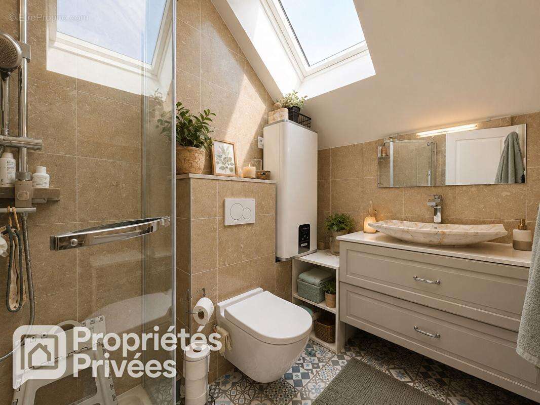 Appartement à PERON