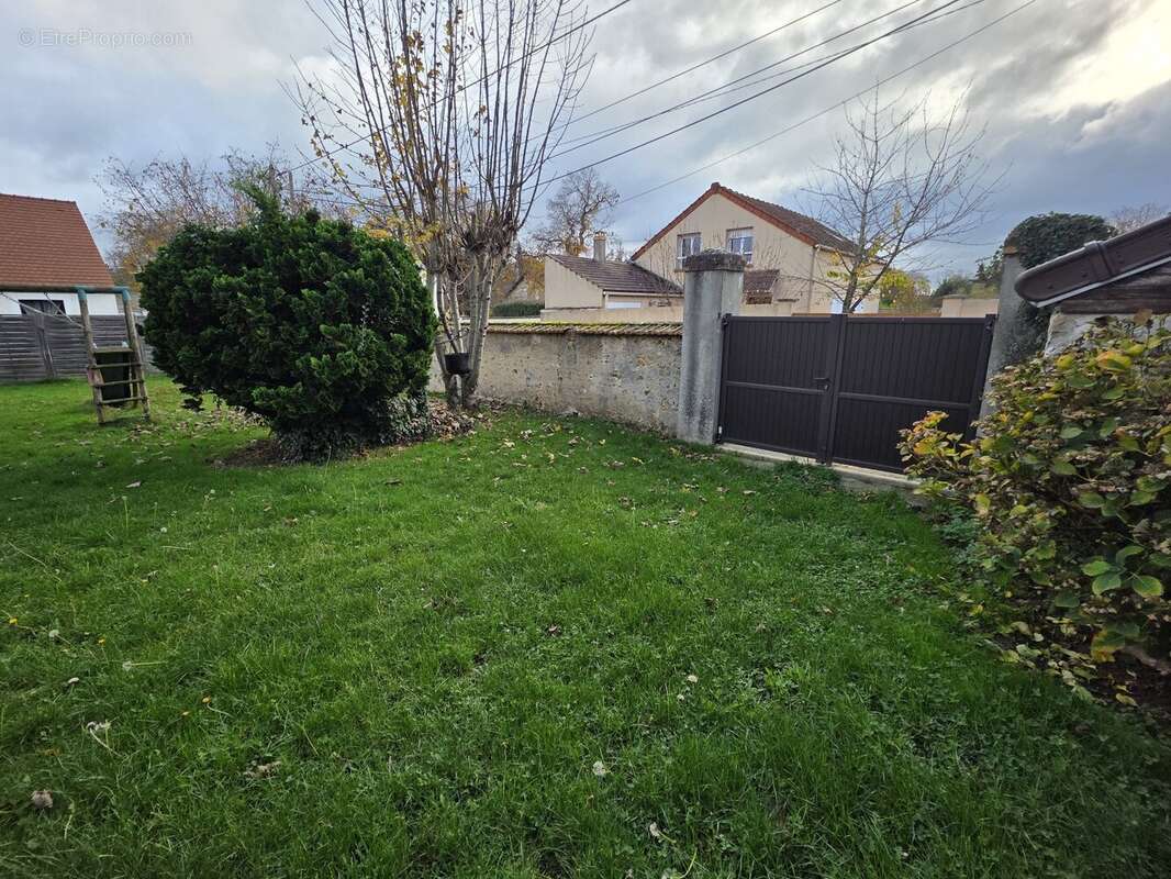 Maison à ANGERVILLIERS