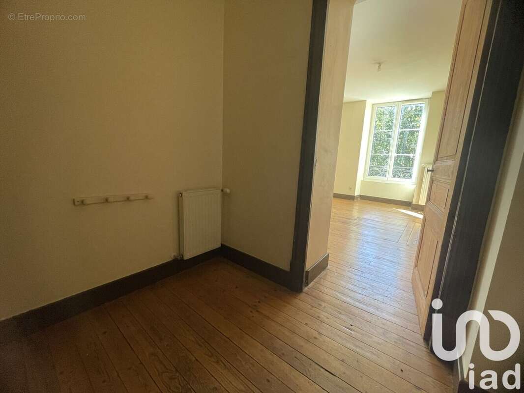 Appartement 92 m² à Vals-Les-Bains  - photo 3