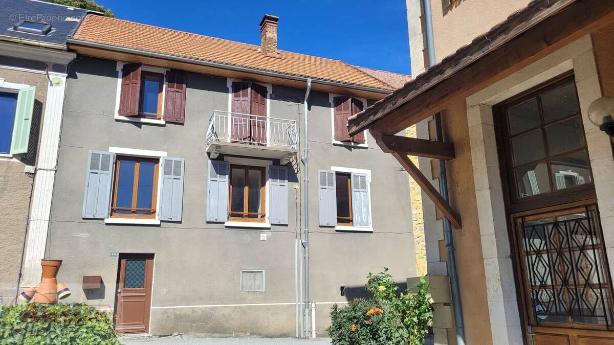 Maison à ESPINASSES