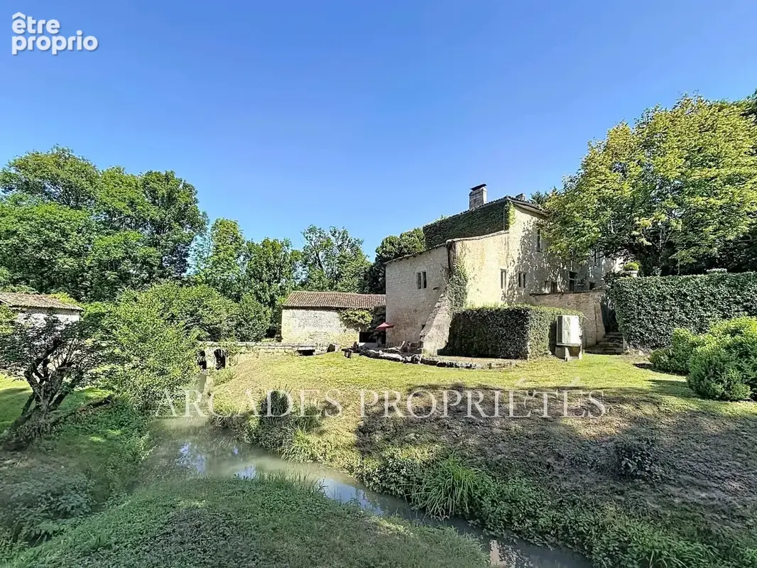 Demeure d'exception avec moulin et dependances - photo 4