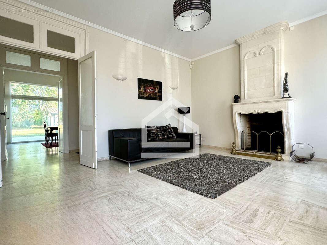 Maison à BLANQUEFORT