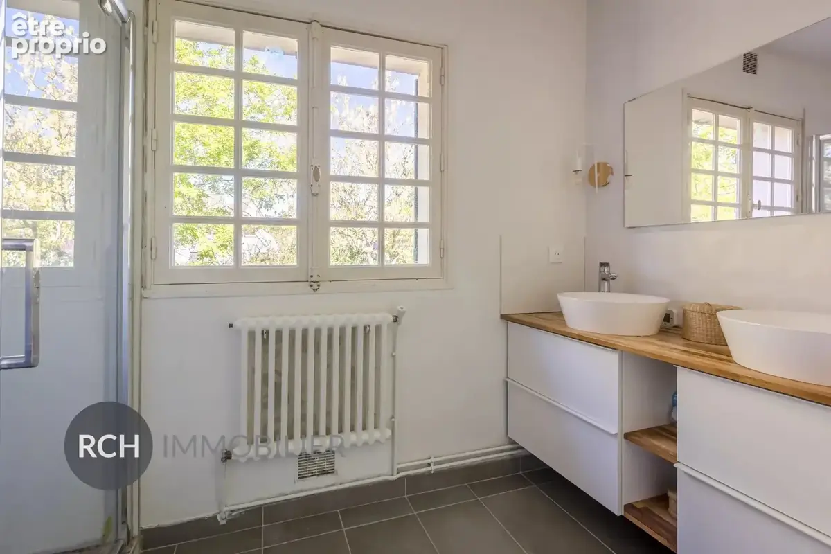 Exclusivité - Grande maison familiale sur un beau jardin au calme - photo 15