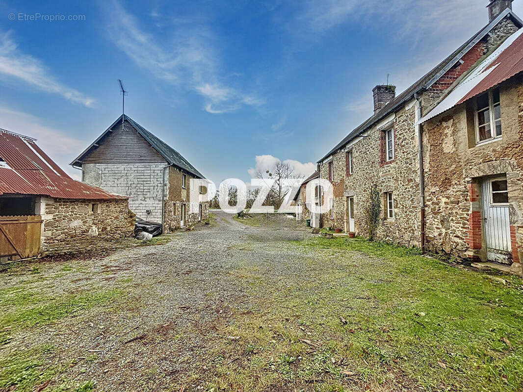 Maison à SAINT-SAUVEUR-LENDELIN